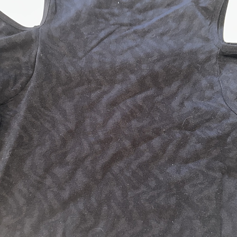 Cold shoulder top. Zebra pattern - Picture 2 of 4